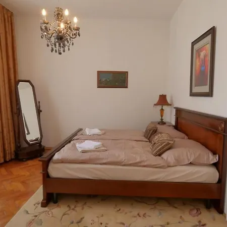 Apartment Velky 3i Apartman V Centre Mesta