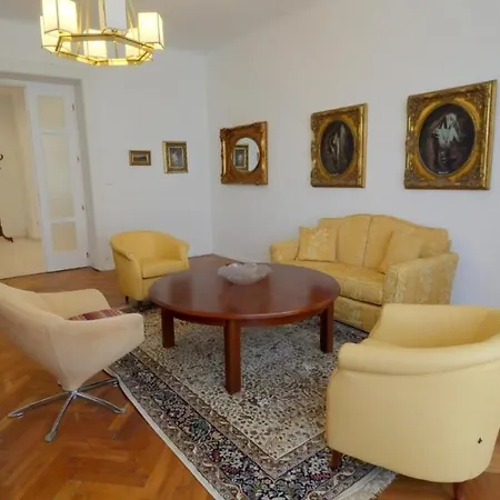 Velky 3i Apartman V Centre Mesta