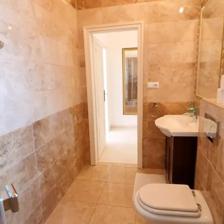 Velky 3i Apartman V Centre Mesta Apartment